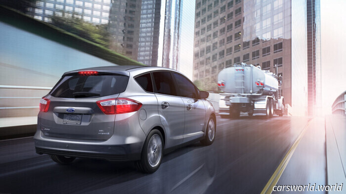 Семья утверждает, что скрытый дефект в популярном гибриде допустил утечку смертельного газа в салон | Carscoops